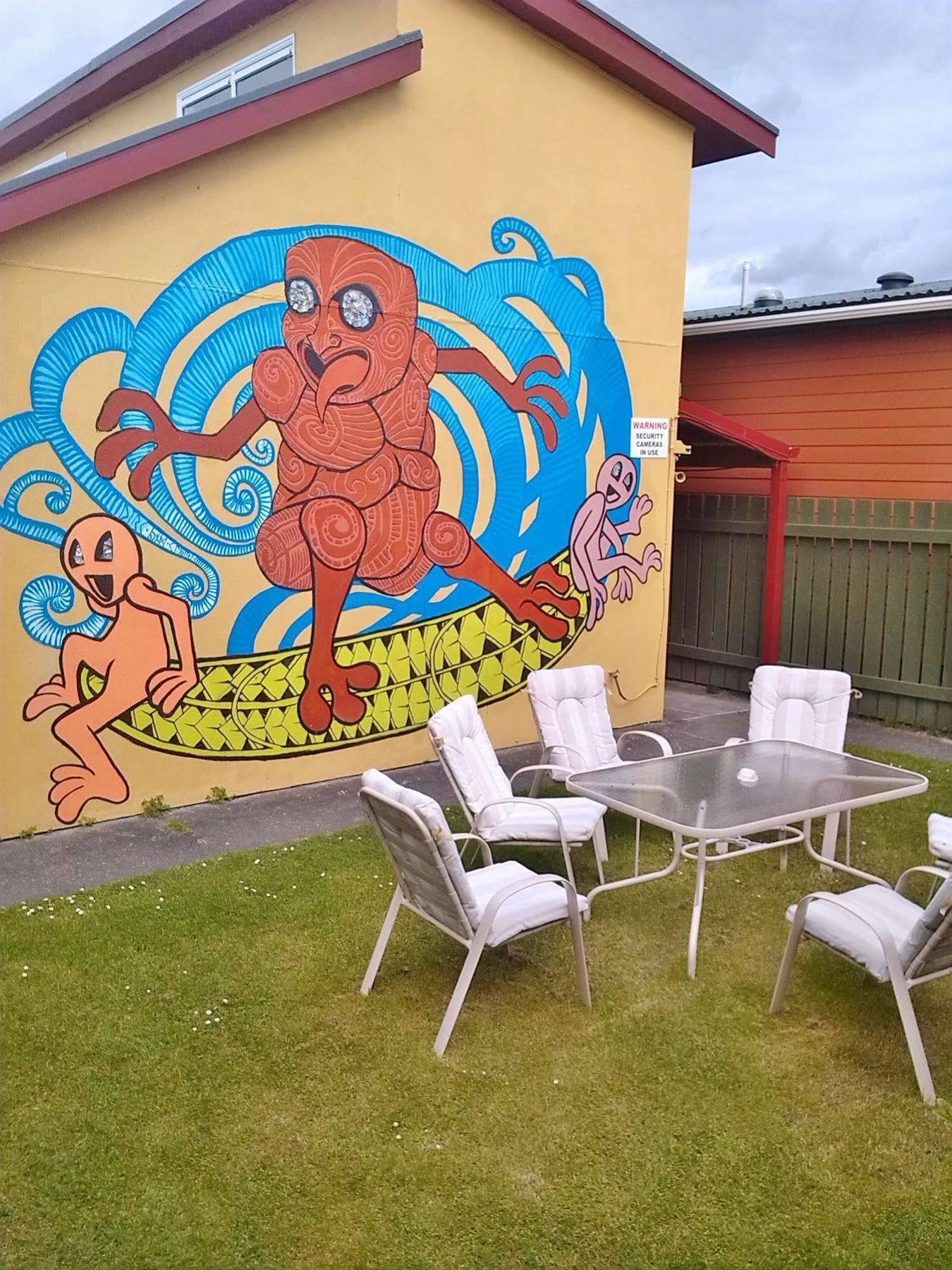 Bazil'S Backpackers Bbh Hostel & Surf School Westport Eksteriør bilde